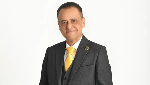بسبب الإساءة للسيدات.. إيقاف فنان مصري عن العمل نهائياً والفنان يرد