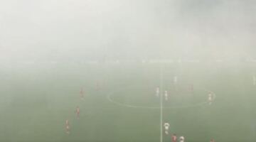 بسبب الشماريخ.. حادث مؤسف خلال نهائي كأس ألمانيا بين بايرن ميونيخ وشتوتجارت
                                                
                                                
                                                    23/05/2026 11:31 م
                                                
                                                
                                                    شهدت مباراة نهائي كأس ألمانيا بين بايرن ميونخ وشتوتجارت، مساء اليوم السبت، توقفا