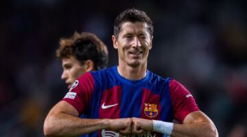 بعد 4 سنوات.. ليفاندوفسكي يودّع جماهير برشلونة برسالة مؤثرة
                                                
                                                
                                                    16/05/2026 04:57 م
                                                
                                                
                                                    ودّع البولندي روبرت ليفاندوفسكي، مهاجم فريق برشلونة، جماهير البلوجرانا اليوم السبت، برسائل مؤثرة، بعد نهاية