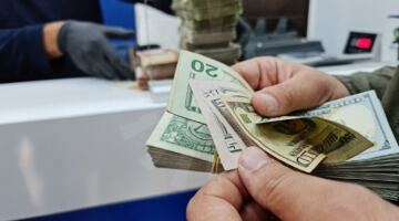 تخطى الـ150 ألف.. قفزة جديدة بأسعار الدولار في العراق