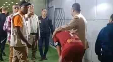 تريزيجيه يدخل في نوبة بكاء بعد فقدان الأهلي لقب الدوري والمشاركة بـ الأبطال.. صور