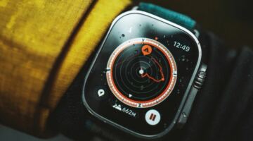 تسريبات تكشف تصميمًا جديدًا وترقيات صحية كبيرة لساعة Apple Watch Ultra 4 – 25H