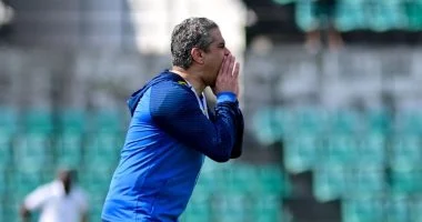 جلسة تحفيزية من معتمد جمال للاعبي الزمالك قبل نهائي الكونفدرالية