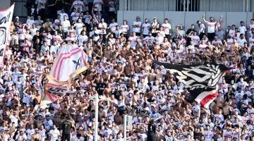 جمهور الزمالك يواصل دعم الفريق.. وترقب لطرح تذاكر مباراة سيراميكا الحاسمة
