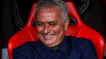 جوزيه مورينيو يعلق على أنباء تدريب ريال مدريد
                                                
                                                
                                                    17/05/2026 09:24 ص
                                                
                                                
                                                    تحدث جوزيه مورينيو عن مستقبله التدريبي، بعد قيادة بنفيكا للفوز على إستوريل بنتيجة 3-1 في الجولة الأخيرة من الدوري البرتغالي