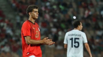 حمزة عبد الكريم يخطف الأنظار في أول ظهور مع منتخب مصر 29/05/2026 03:18 ص شهدت المباراة الودية التي جمعت بين منتخب مصر ونظيره الروسي على استاد القاهرة الدولي الظهور الأول للمهاجم الشاب حمزة عبد الكريم بقميص الفراعنة، وذلك خلال اللقاء الذي انتهى بفوز المنتخب المصري بهدف دون