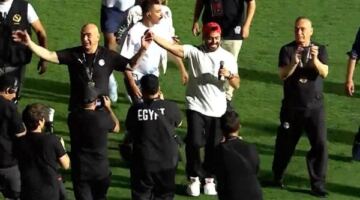 دفعة معنوية.. ماذا قال أبوريدة والعميد قبل السفر لـ المونديال؟ 29/05/2026 01:16 م أثنى المهندس هاني أبو ريدة، رئيس اتحاد الكرة، على أداء اللاعبين والجهاز