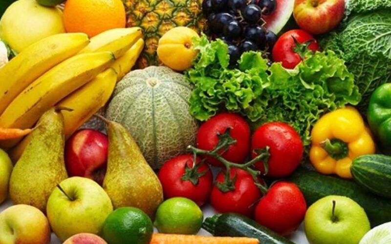 دليلك لأسواق التجزئة.. أسعار المانجو والبطيخ والخوخ اليوم في مصر