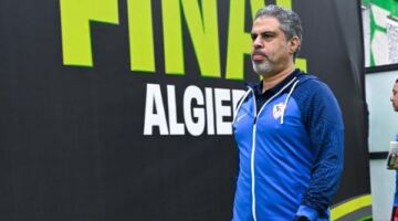 رغم التتويج بالدوري .. "معتمد جمال" البطل الذي لم يحصل على  الأمان  بعد داخل الزمالك !
                                                
                                                
                                                    24/05/2026 02:33 م
                                                
                                                
                                                    في كرة القدم عادة ما تمنح البطولات أصحابها سلطة البقاء لكن داخل الزمالك يبدو أن المعادلة مختلفة تمامًا .. فبعد موسم استثنائي انتهى