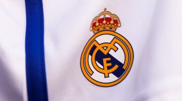 ريكيلمي.. رجل أعمال يترشح لانتخابات رئاسة نادي ريال مدريد
                                                
                                                
                                                    23/05/2026 09:40 م
                                                
                                                
                                                    أعلن رجل الأعمال الإسباني إنريكي ريكيلمي السبت ترشحه رسمياً لانتخابات رئاسة نادي ريال مدريد، في مواجهة الرئيس الحالي فلورينتينو بيريز الذي يتولى المنصب منذ عام 2009.