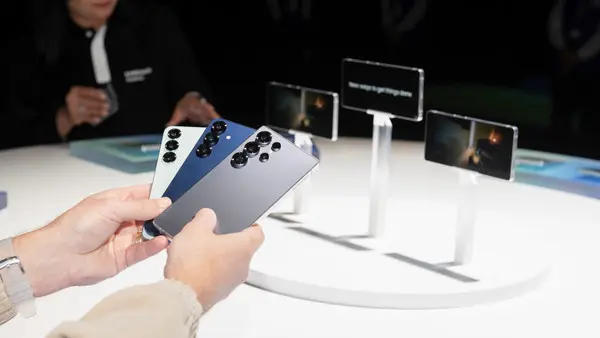 “سامسونغ” تبدأ طرح تحديث أمني جديد لهواتف Galaxy في مايو 2026
