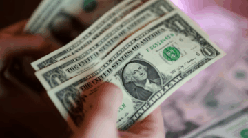 سعر الدولار أمام الجنيه المصري اليوم الأربعاء 13 مايو 2026