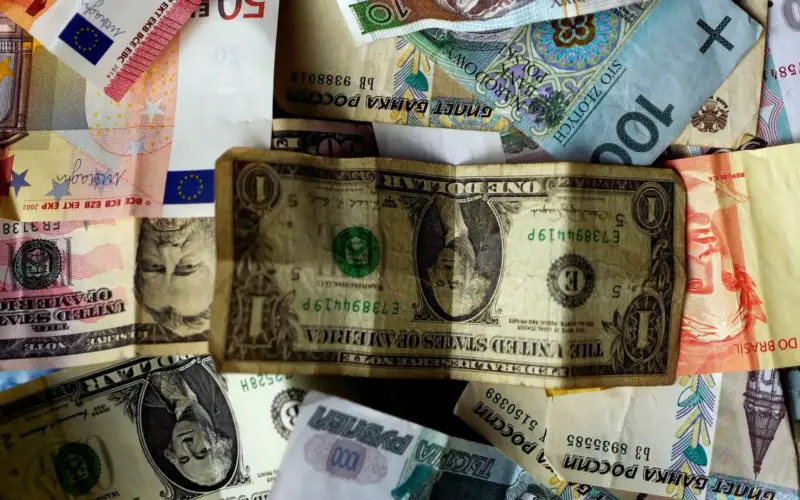 سعر الدولار في العراق اليوم الأحد 15/3/2026.. تذبذب بالسوق السوداء
