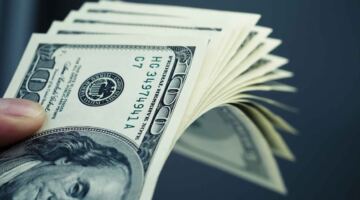 سعر الدولار مقابل الجنيه المصري اليوم السبت 16 مايو 2026.. إشادة دولية