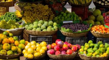سعر الفاكهة اليوم الأحد، 7 أصناف تتجاوز الـ 50 جنيها وقفزة جديدة في الجوافة