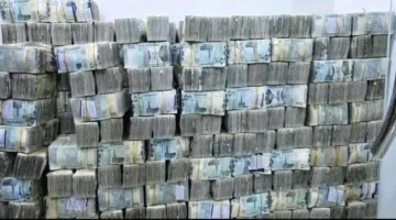 عاجل في اليمن: الدولار يقفز 1000% بين عدن وصنعاء… هل انتهى اقتصاد اليمن؟