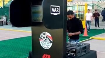 عصر الـVAR في الكرة المصرية.. الأهلي يفرض الهيمنة والزمالك الثاني وبيراميدز يقتحم .. وسيراميكا كليوباترا يتواجد بـ 3 بطولات
                                                
                                                
                                                    24/05/2026 01:22 م
                                                
                                                
                                                    منذ تطبيق تقنية حكم الفيديو المساعد VAR في الكرة المصرية بداية من موسم 2019-2020 دخلت المنافسة المحلية والإفريقية