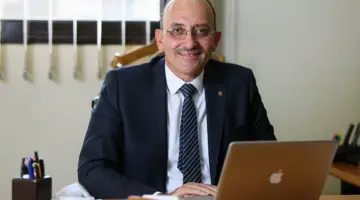 علاء فكري: ارتفاع الخامات والتوترات العالمية يصعّبان تنفيذ وحدات سكن لكل المصريين بأسعار ثابتة.. والتكلفة الفعلية للوحدة تتخطي 2 مليون جنيه