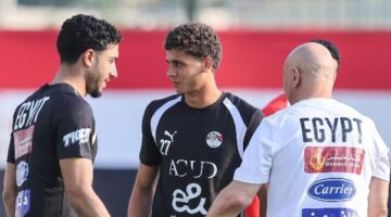 قبل السفر لأمريكا.. إجراء جديد من حسام حسن في منتخب مصر
                                                
                                                
                                                    30/05/2026 10:58 ص
                                                
                                                
                                                    قرر الجهاز الفني لمنتخب مصر الوطني بقيادة حسام حسن دخول لاعبي الفراعنة الكبار فى معسكر تدريبي قبل السفر