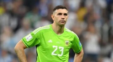 قلق في الأرجنتين.. إصابة مفاجئة لمارتينيز قبل كأس العالم 2026
                                                
                                                
                                                    23/05/2026 01:19 م
                                                
                                                
                                                    سادت حالة من القلق داخل معسكر منتخب الأرجنتين، بعد تعرض الحارس إيميليانو مارتينيز لإصابة مفاجئة جاءت بعد أيام قليلة من تتويجه مع أستون فيلا