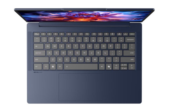 لينوفو تطلق حاسوبا محمولا جديدا بحجم 14 بوصة عالميا بشاشة 120 Hz ومعالج إنتل Panther Lake