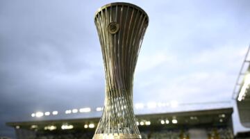 ما القنوات الناقلة لنهائي دوري المؤتمر الأوروبي 2025-2026 بين كريستال بالاس ورايو فاييكانو؟ وكيف تتابعه عبر الإنترنت؟