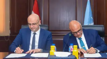 محافظ الإسكندرية يوقع بروتوكولا مع تنظيم الاتصالات لتحسين خدمات المحمول