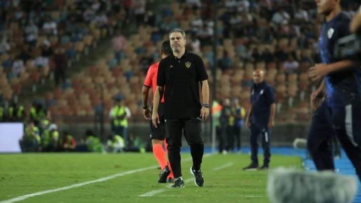 محمد عبدالجليل: الزمالك يفتقد اللاعبين.. والأهلي الأقرب للدوري
                                                
                                                
                                                    18/05/2026 02:42 ص
                                                
                                                
                                                    أكد محمد عبدالجليل، أن المدير الفني معتمد جمال لا يتحمل مسؤولية خسارة الزمالك لبطولة الكونفدرالية، في ظل الظروف الصعبة التي يمر بها الفريق.