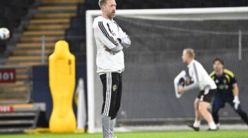 مدرب السويد يعلن تشكيلته لكأس العالم 2026 12/05/2026 10:34 م أعلن غراهام بوتر مدرب السويد يوم الثلاثاء عن تشكيلة فريقه في كأس العالم لكرة القدم، التي شهدت غياب ديان كولوسيفسكي مهاجم توتنهام هوتسبير، الغائب عن الملاعب منذ عام بسبب إصابة في الركبة ولم يتمكن من ال