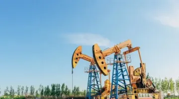 مع ترقب تطورات الصراع في الشرق الأوسط.. أسعار النفط تتراجع