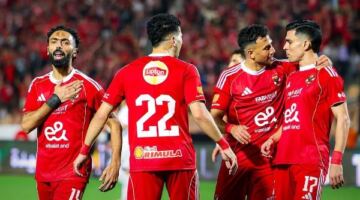 مفاجآت في ميركاتو الأهلي.. لاعب سوبر على رادار القلعة الحمراء
                                                
                                                
                                                    13/05/2026 03:16 م
                                                
                                                
                                                    كشف الناقد الرياضي محمود شوقي عن وجود تحركات داخل النادي الأهلي للتعاقد مع عدد من الصفقات الدفاعية خلال الفترة المقبلة، في إطار خطة تدعيم الفريق استعدادًا للموسم الجديد.
