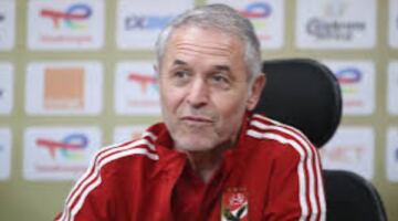 مفاجآت مدوية.. شوبير يكشف تفاصيل أزمة عقد كولر مع الأهلي
                                                
                                                
                                                    25/05/2026 02:10 م
                                                
                                                
                                                    كشف الاعلامي احمد شوبير  عن تطورات جديدة في أزمة مستحقات المدرب السويسري مارسيل كولر مع الاهلي ، مؤكدًا أن بعض البنود الموجودة في عقد المدير الفني السابق تسببت في تعقيد الموقف خلال الفترة الأخيرة.