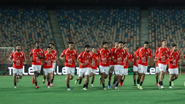 منتخب مصر يواجه روسيا وديًا استعدادًا لكأس العالم 2026
                                                
                                                
                                                    28/05/2026 08:01 ص
                                                
                                                
                                                    يواصل منتخب مصر الأول لكرة القدم استعداداته المكثفة لخوض منافسات بطولة كأس العالم 2026، عندما يلتقي مساء اليوم الخميس مع منتخب روسيا في مباراة ودية قوية تقام على استاد القاهرة الدولي، ضمن برنامج الإعد