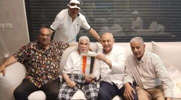 نجوم الكرة فى بورسعيد يزورون حسن شحاتة للاطمئنان عليه.. صور