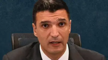 وزير الصناعة يعتمد اشتراطات تراخيص مصانع مستحضرات التجميل