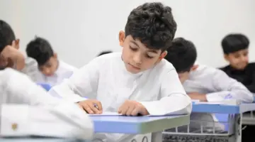 خطة سعودية لحل مشكلة استمرار غياب الموظفين بعد الاجازات المطولة — دليل السعودية