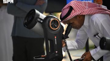جريدة الرياض | برنامج «ظواهر فلكية» بجازان يواكب ذروة اقتران الزهرة والمشتري