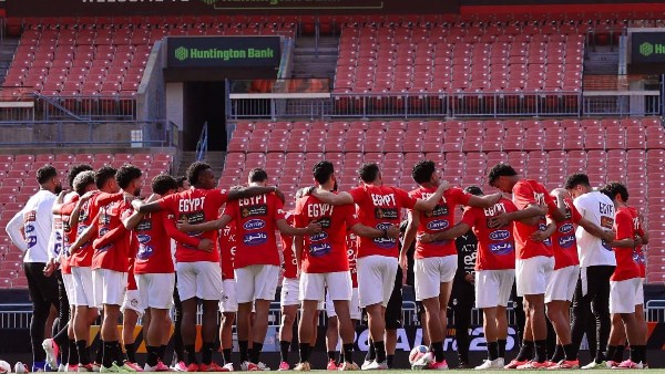 فيفا يعدل قمصان منتخب مصر قبل مواجهة بلجيكا في كأس العالم 2026
                                                
                                                
                                                    13/06/2026 03:00 ص
                                                
                                                
                                                    خضع منتخب مصر لتعديلات جديدة على قمصانه الرسمية قبل أيام قليلة من انطلاق مشواره في بطولة كأس العالم 2026،