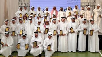 مدير تعليم الطائف يكرّم الطلبة المتميزين ويتابع مسار جائزة محافظ الطائف للتميز