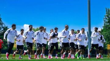 جلسات مكثفة من حسام حسن لتحفيز لاعبي منتخب مصر.. وتريزيجيه كلمة السر أمام نيوزيلندا
                                                
                                                
                                                    18/06/2026 01:00 ص
                                                
                                                
                                                    أكد الإعلامي محمد شبانة أن حالة من التفاؤل تسود معسكر منتخب مصر قبل مواجهة نيوزيلندا المرتقبة، في ظل الجلسات المكثفة …