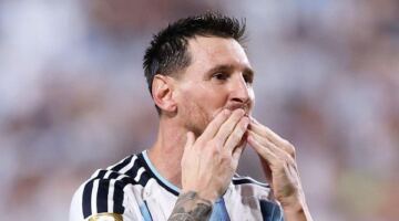 39 عامًا ولا يتوقف.. ميسي يعيد تعريف المستحيل في كأس العالم
                                                
                                                
                                                    17/06/2026 02:00 م
                                                
                                                
                                                    في الوقت الذي اعتقد فيه كثيرون أن سنوات المجد الكبرى لليونيل ميسي أصبحت خلفه يواصل قائد منتخب الأرجنتين إثبات أن الأساطير لا تعترف بعامل