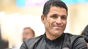 أرقام آخر تجربة لـ حسين عموته المرشح لتدريب الأهلي
                                                
                                                
                                                    08/06/2026 10:09 ص
                                                
                                                
                                                    ارتبط اسم المدرب المغربي الحسين عموته ، بتولى مهمة تدريب النادي الأهلي خلال الفترة المقبلة ، خلفا لـ الدنماركي ييس توروب.
