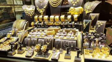 أسعار الذهب تتماسك عند 6100 جنيه لعيار 21 رغم هبوط الأوقية عالميًا لـ4093 دولارًا