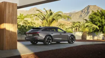 أودي A6 Allroad الجديدة (2027): عندما تصبح سيارة ستيشن واجن بعرض سيارة RS6، تثبت أن سيارات الدفع الرباعي ليست الحل الوحيد.