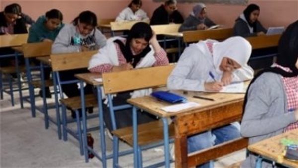 إجراءات صارمة لضمان حقوق الطلاب في تصحيح ورصد درجات الشهادة الإعدادية   منذ ساعتين و 31 دقيقة