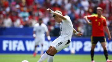إمام عاشور يدخل تاريخ كأس العالم مع منتخب مصر
                                                
                                                
                                                    15/06/2026 11:33 م
                                                
                                                
                                                    إمام عاشور يدخل تاريخ كأس العالم مع منتخب مصر