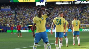 إنجاز جديد لـ «فينيسيوس» بعد هدفه في شباك المغرب بكأس العالم 2026
                                                
                                                
                                                    14/06/2026 02:45 ص
                                                
                                                
                                                    واصل فينيسيوس جونيور تأكيد أهميته في صفوف منتخب البرازيل بعد ما سجل هدف التعادل أمام منتخب المغرب خلال مواجهة الفريقين في الجولة الأولى