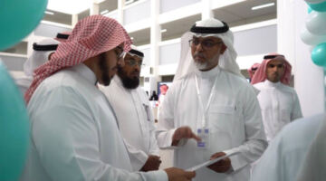 إنجاز نوعي لمشروع “كلمة تؤذي وكلمة تبني”.. تكريم من مدير التعليم وشهادة مصنف من الهيئة السعودية للملكية الفكرية