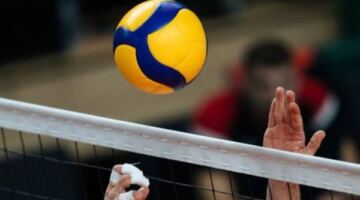 اتحاد الكرة الطائرة يحدد مواعيد القيد للموسم الجديد 2026-2027
                                                
                                                
                                                    04/06/2026 07:29 ص
                                                
                                                
                                                    يستعد الاتحاد المصري للكرة الطائرة لفتح باب القيد وتسجيل اللاعبين لمختلف الدرجات والمراحل السنية استعدادًا لانطلاق منافسات الموسم المحلي 2026-2027، وذلك وفق جدول زمني محدد يهدف إلى تنظيم عملية التسجيل