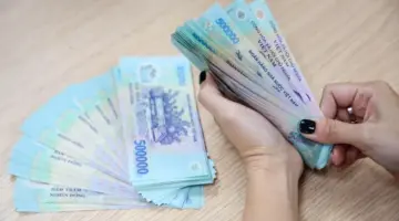 اقترح الاتحاد زيادة في الأجور بنسبة 8.5-9.8%، بينما أرادت الشركة اختيار الأول من يوليو 2007 كموعد لذلك.